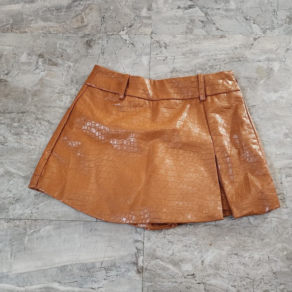 New with Tags Forever 21 Faux Crocodile Leather Skort Brown Size XS - Picture 4 of 6